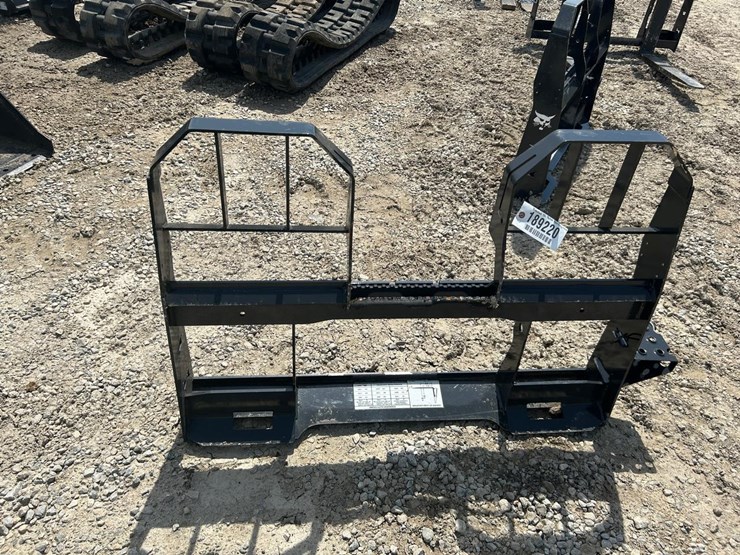 bobcat-pallet-fork-image-1