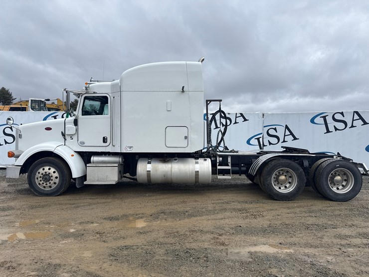 2013-peterbilt-365-image-2