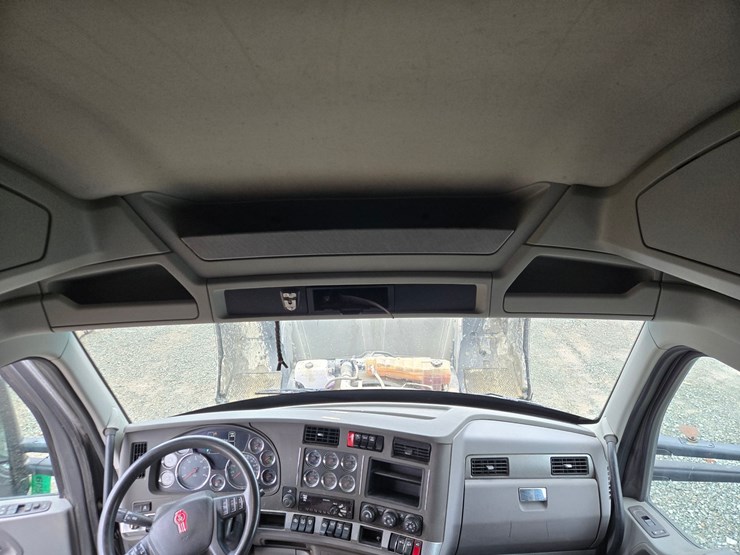 2017-kenworth-t680-image-82