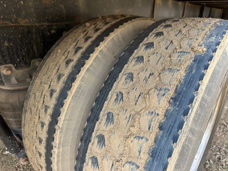 2020-hino-268-image-42