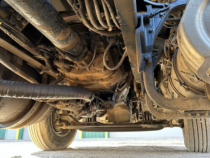 2020-kenworth-t880-image-37