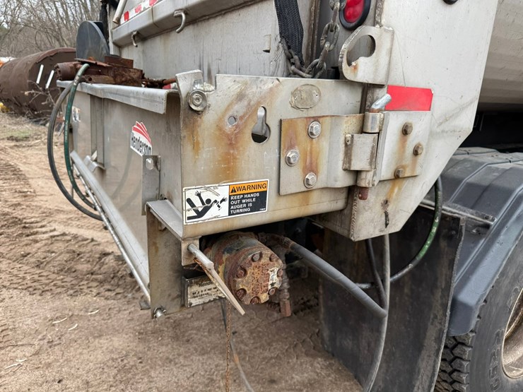 #2168-•-2001-sterling-4x2-snow-plow-truck-image-31