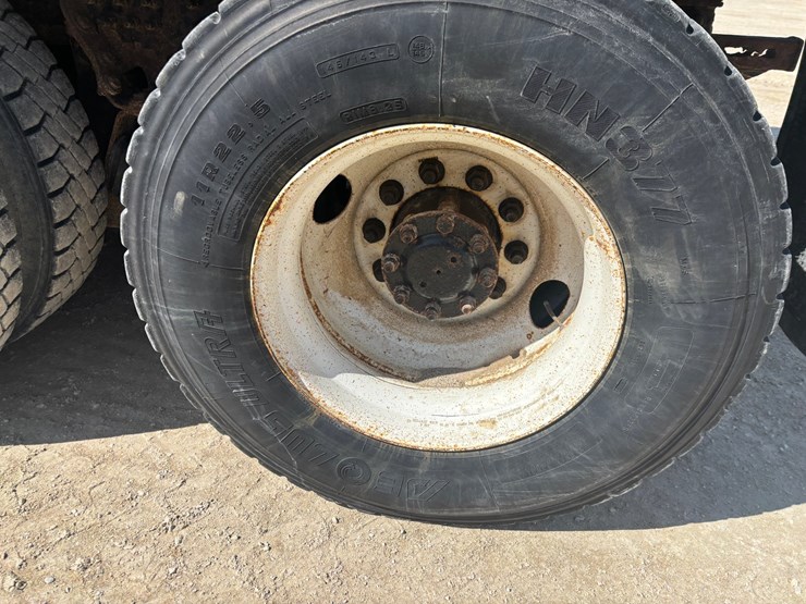 2006-international-7600-image-128