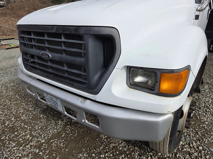 2000-ford-f650-image-10