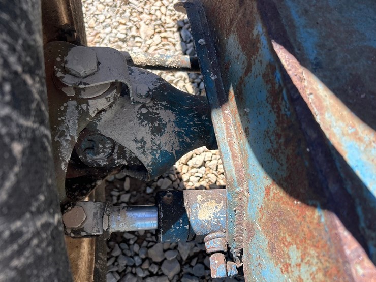 ditch-witch-r65-image-34