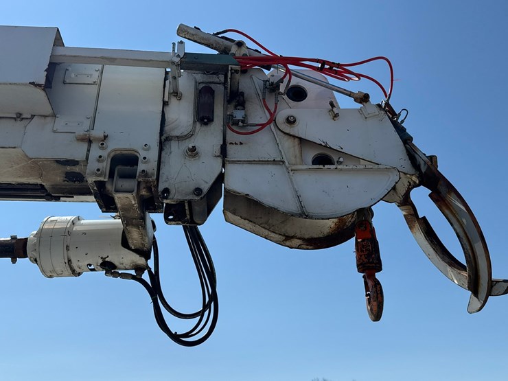 2010-international-7400-image-37