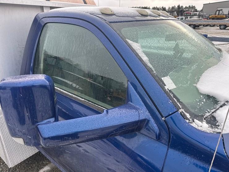 2012-massey-ferguson-8-image-12