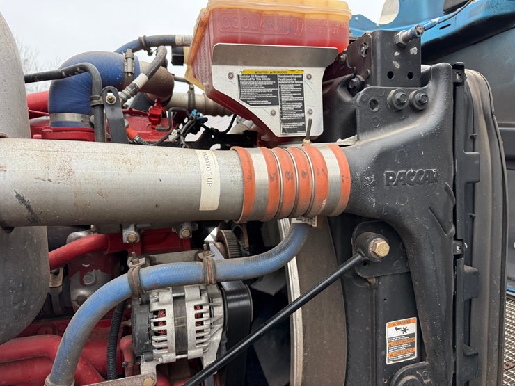 2020-kenworth-t800-image-24