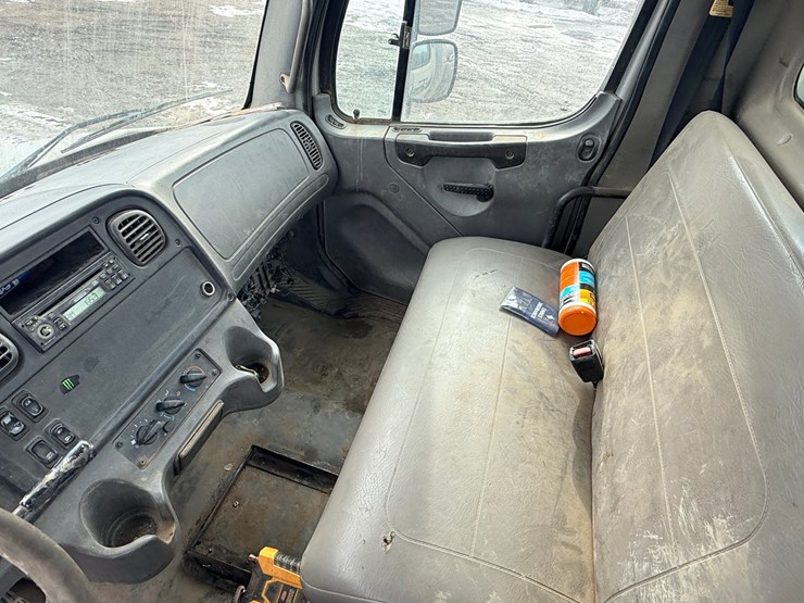 2004-caterpillar-c7-image-71