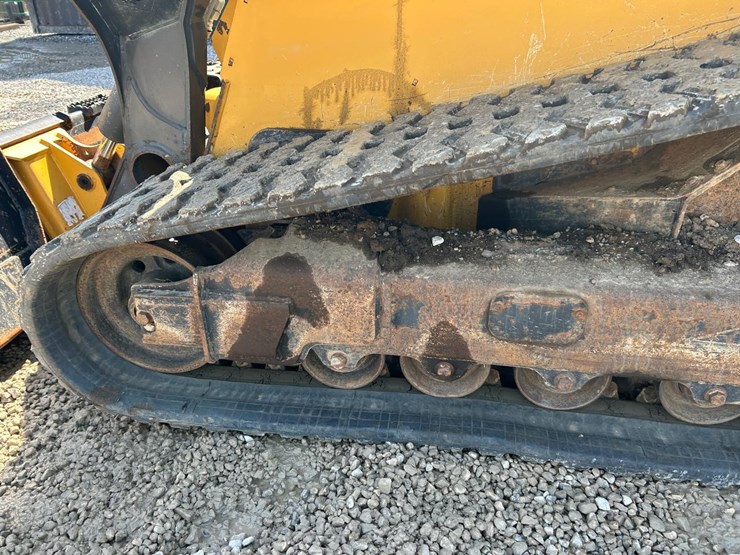 2018-deere-333g-image-18