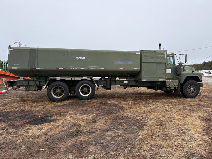 1984-mack-dm492s-image-6