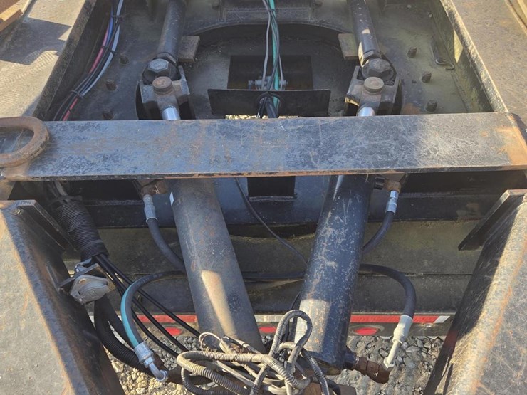 2006-massey-ferguson-8-image-21