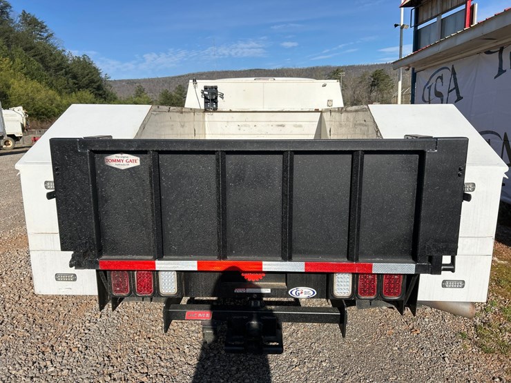 2012-ford-f550-image-4