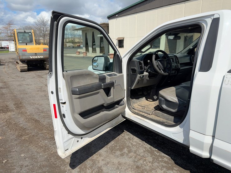 2016-ford-f150-xl-image-15