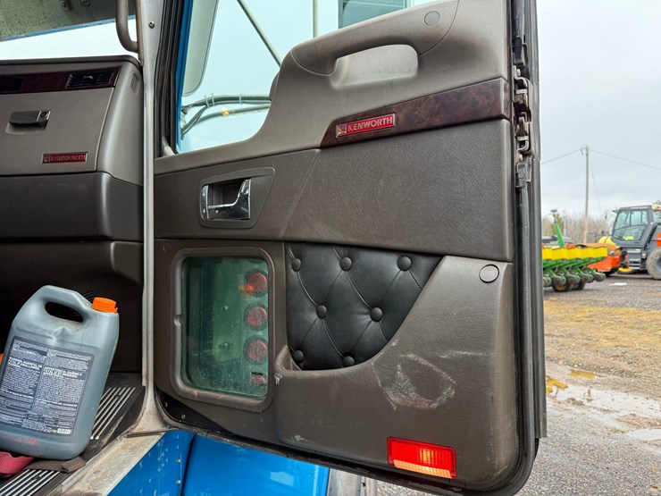 2020-kenworth-t800-image-52