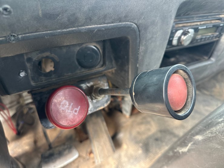 2000-gmc-t6500-image-34