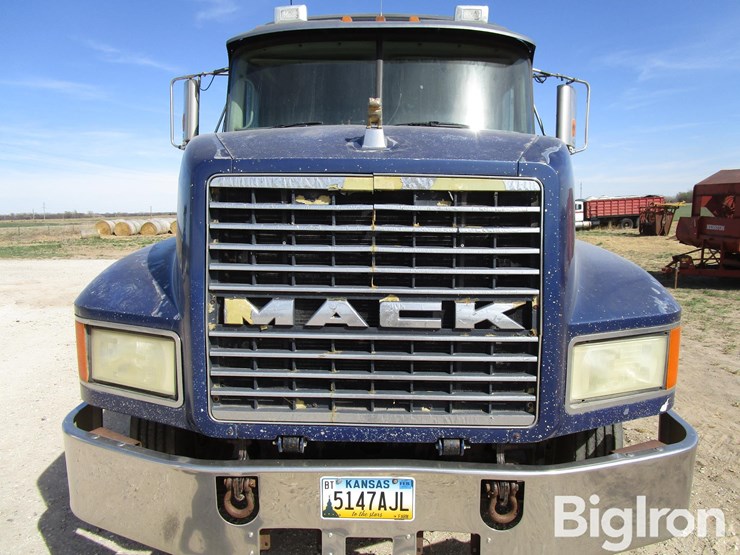 2001-mack-ch613-image-18