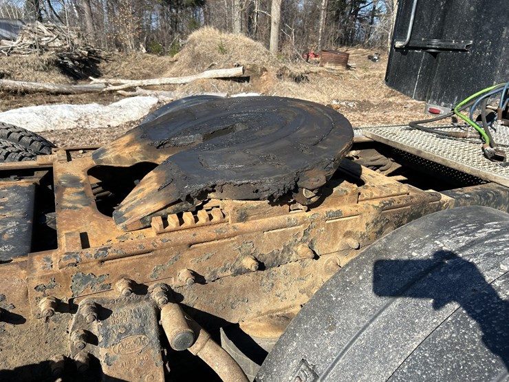 2005-peterbilt-379-image-23