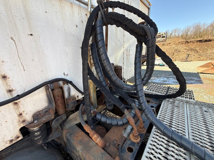 1994-peterbilt-359-image-29