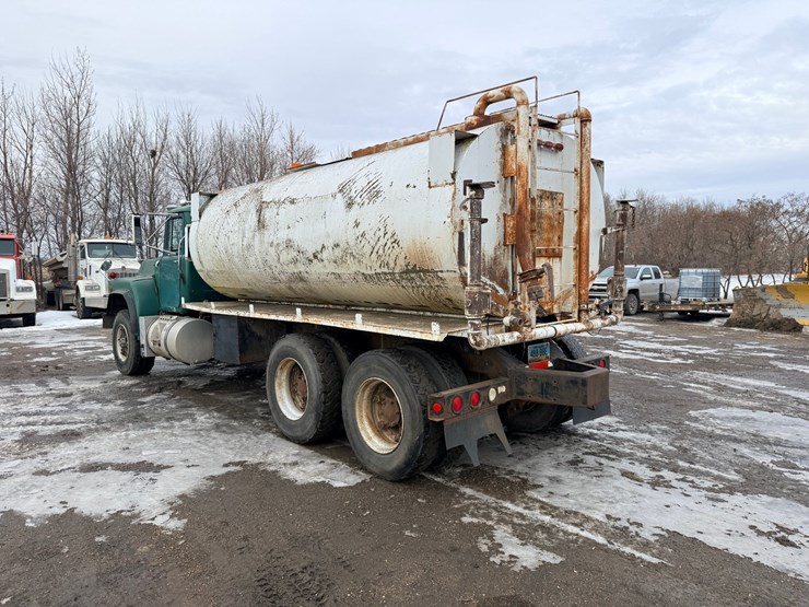 1999-mack-dm690-image-7