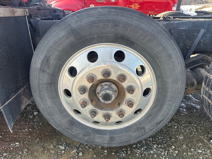 2012-international-7600-image-90