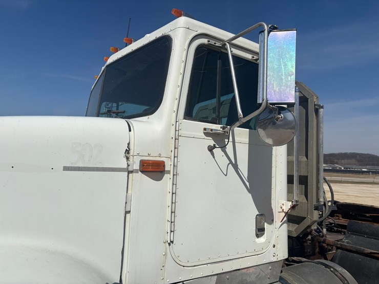 1994-international-9400-image-9