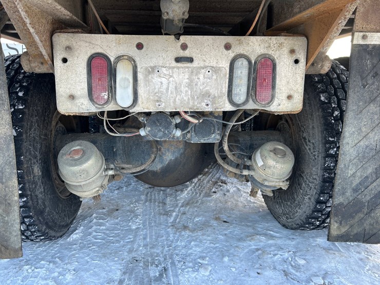 2005-international-7600-image-20