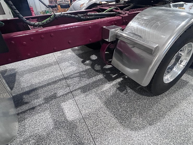 2007-peterbilt-379-image-15