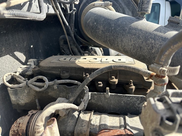 2015-peterbilt-337-image-46