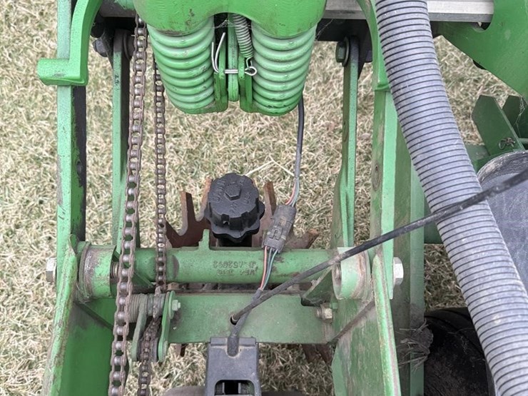 1997-john-deere-1770-image-44