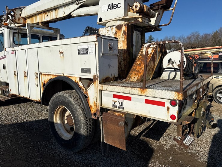 1998-freightliner-fl70-image-27