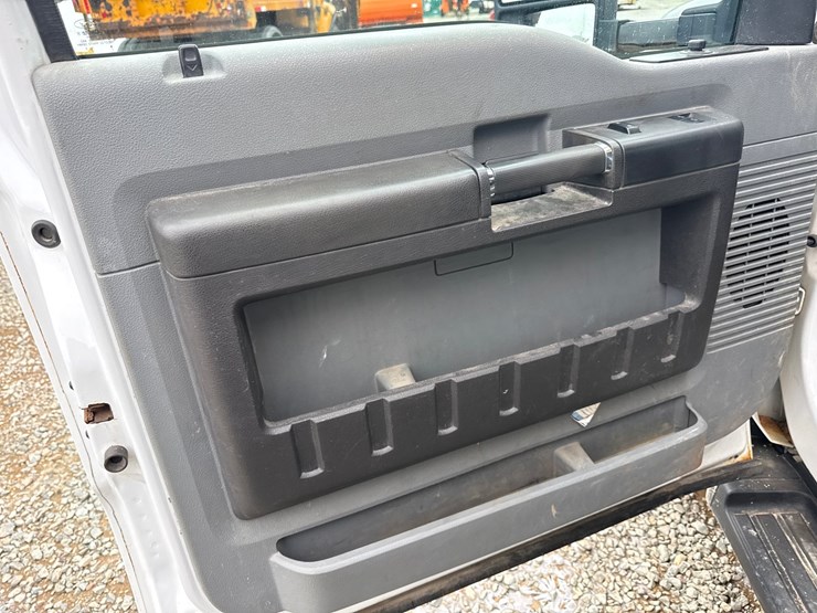 2015-ford-f550-image-50