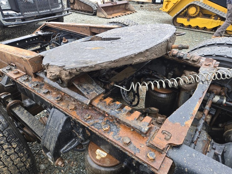 2017-kenworth-t680-image-29