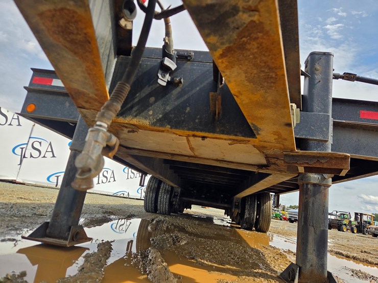 2013-massey-ferguson-8-image-38