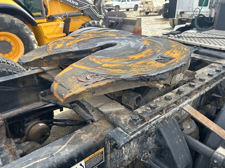 2017-kenworth-t680-image-29