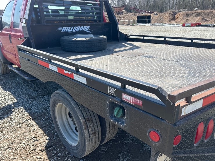 2011-ford-f550-image-23