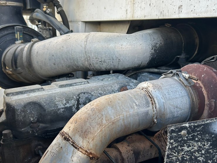 #2237-•-2006-mack-tri-axle-concrete-placement-truck-image-55