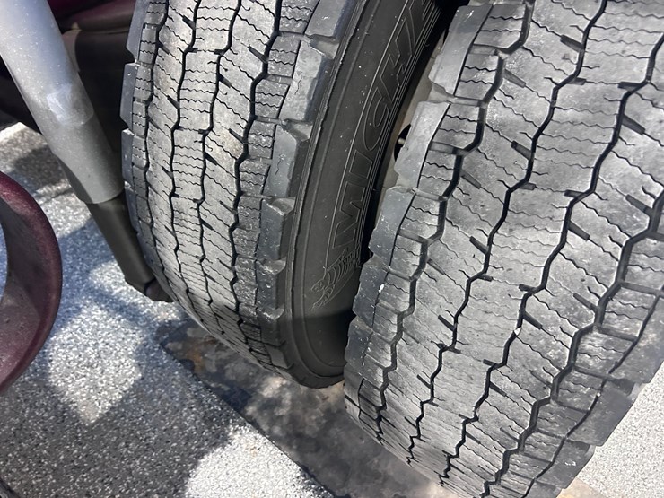 2007-peterbilt-379-image-155