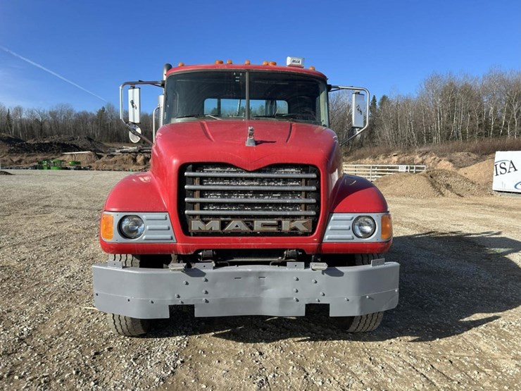 2003-massey-ferguson-8-image-8