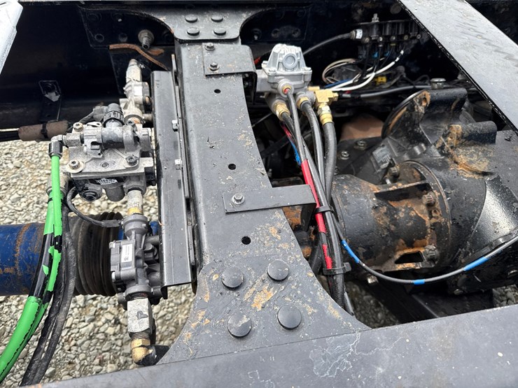 2019-massey-ferguson-8-image-37