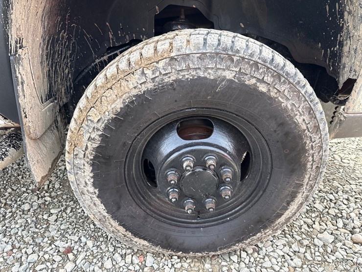 2005-chevrolet-3500-image-44