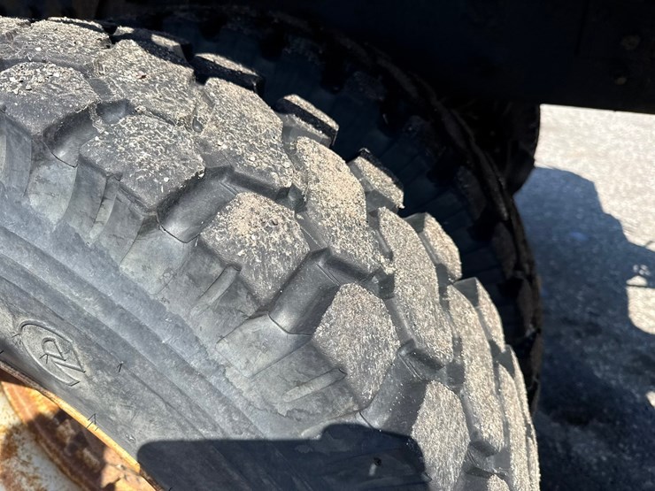 2010-international-7400-image-59