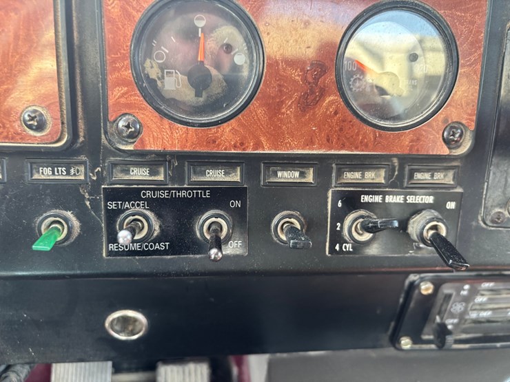 1994-international-9400-image-44