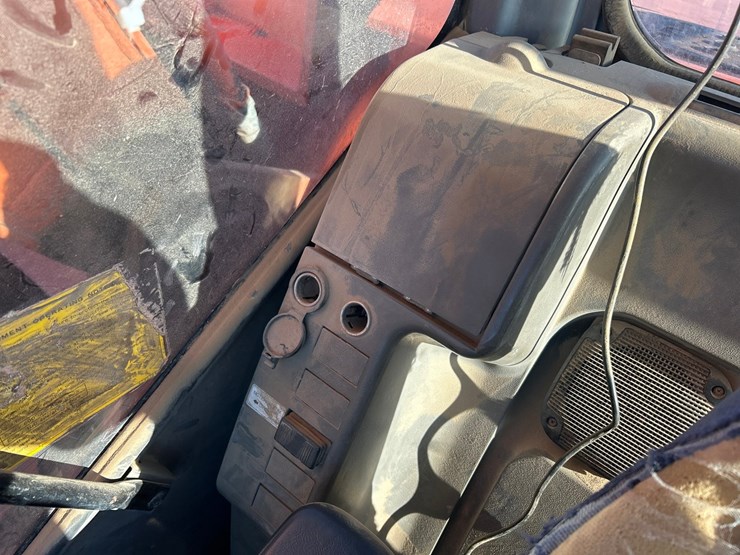 2021-hitachi-zx225-image-70