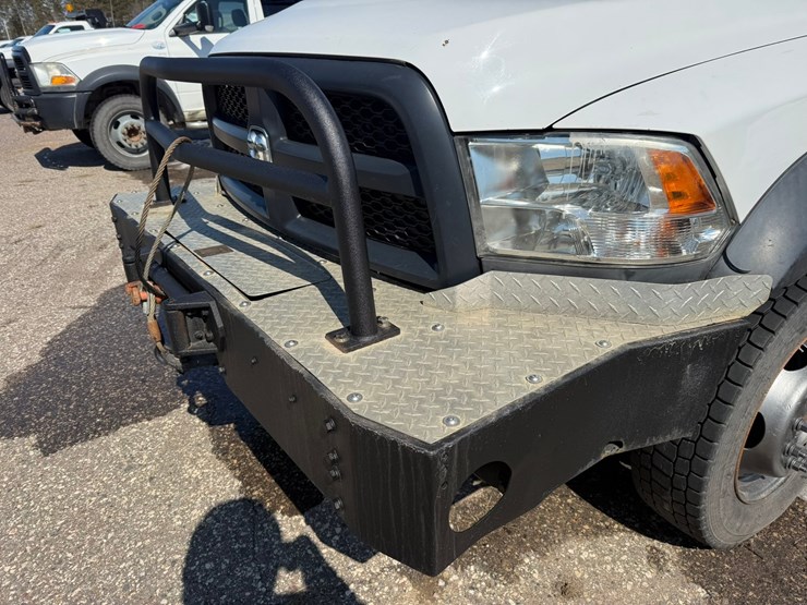 #2049-•-2015-ram-5500-heavy-duty-service-truck-image-9