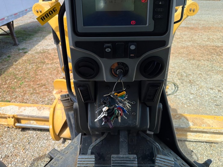 2018-caterpillar-12m3-image-49