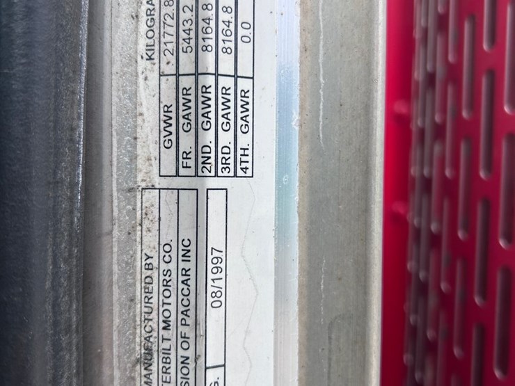 1998-peterbilt-379-image-77