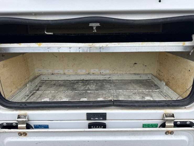 2015-ford-f550-image-23