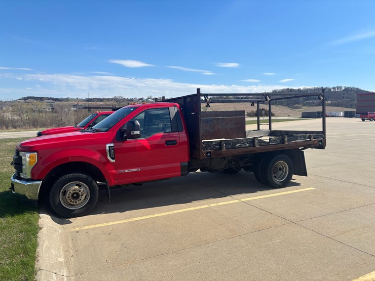 2017-ford-f350-image-1