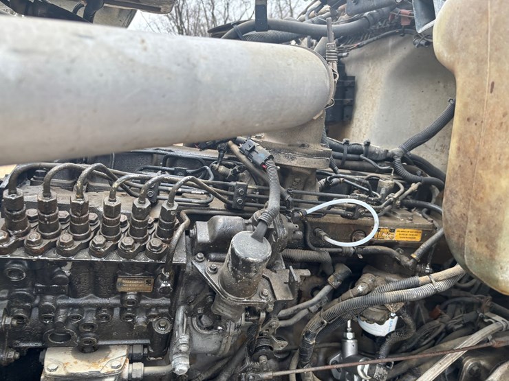 1997-ford-lt8000-image-22